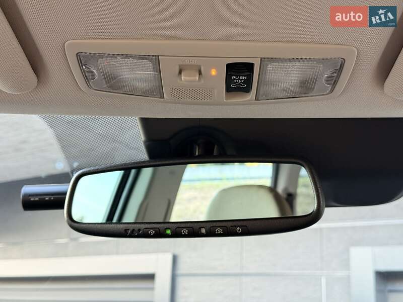 Внедорожник / Кроссовер Mitsubishi Outlander 2017 в Киеве