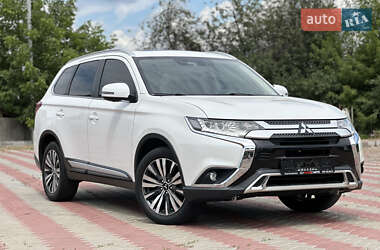 Внедорожник / Кроссовер Mitsubishi Outlander 2020 в Белой Церкви