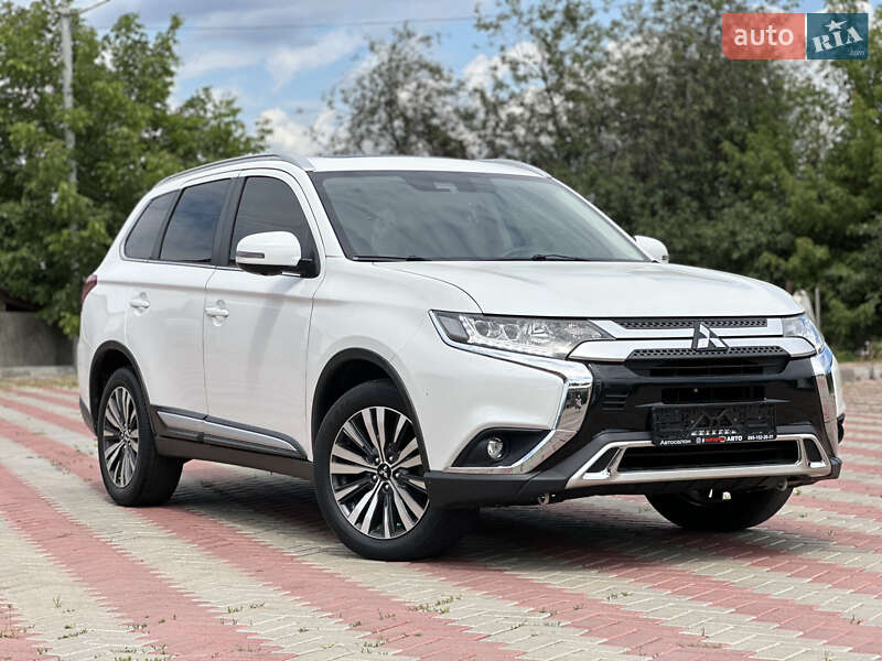 Mitsubishi Outlander 2020