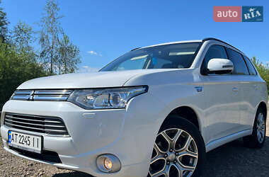Внедорожник / Кроссовер Mitsubishi Outlander 2014 в Ивано-Франковске