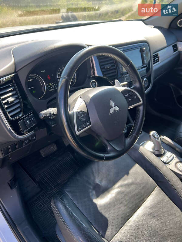 Позашляховик / Кросовер Mitsubishi Outlander 2014 в Івано-Франківську