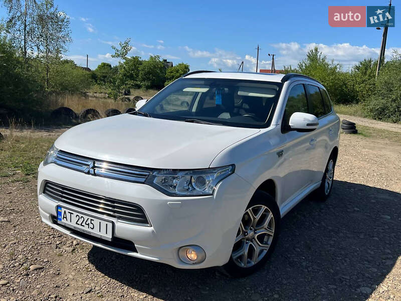 Позашляховик / Кросовер Mitsubishi Outlander 2014 в Івано-Франківську