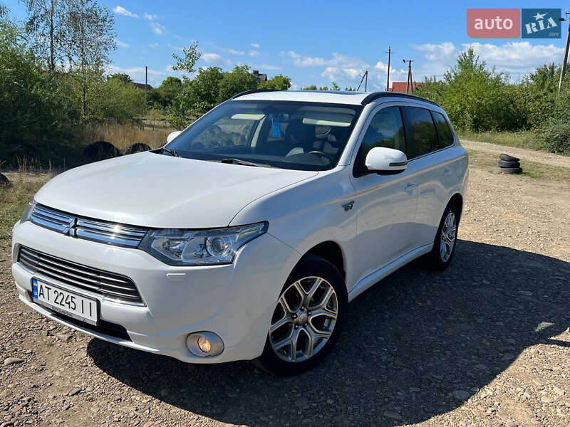 Позашляховик / Кросовер Mitsubishi Outlander 2014 в Івано-Франківську