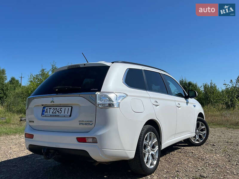 Позашляховик / Кросовер Mitsubishi Outlander 2014 в Івано-Франківську