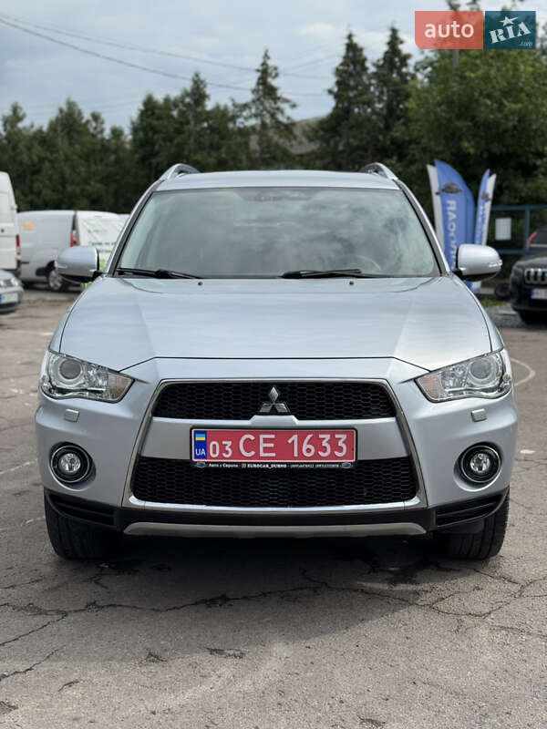 Внедорожник / Кроссовер Mitsubishi Outlander 2010 в Дубно