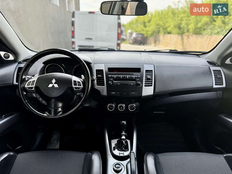 Внедорожник / Кроссовер Mitsubishi Outlander 2010 в Дубно