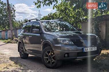 Внедорожник / Кроссовер Mitsubishi Outlander 2005 в  фото 27 Внедорожник / Кроссовер Mitsubishi Outlander 2005 в