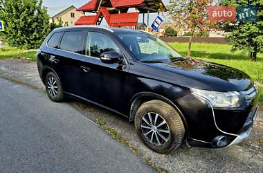 Внедорожник / Кроссовер Mitsubishi Outlander 2014 в 
