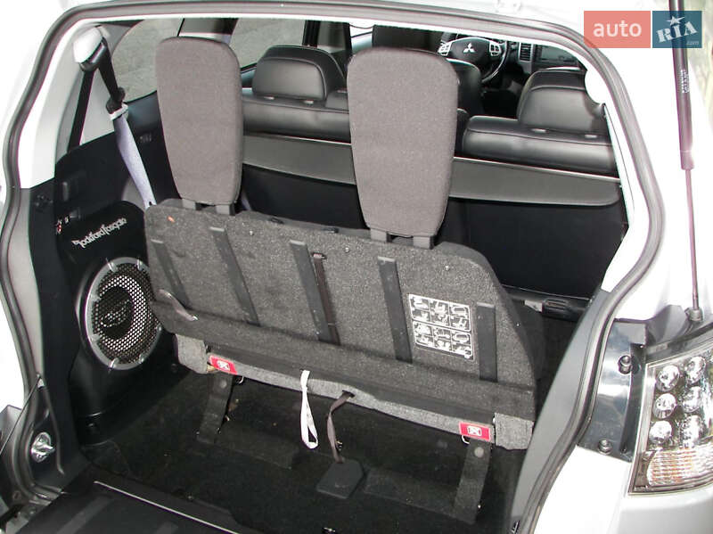 Позашляховик / Кросовер Mitsubishi Outlander 2011 в Турці