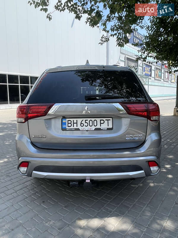 Позашляховик / Кросовер Mitsubishi Outlander 2018 в Одесі