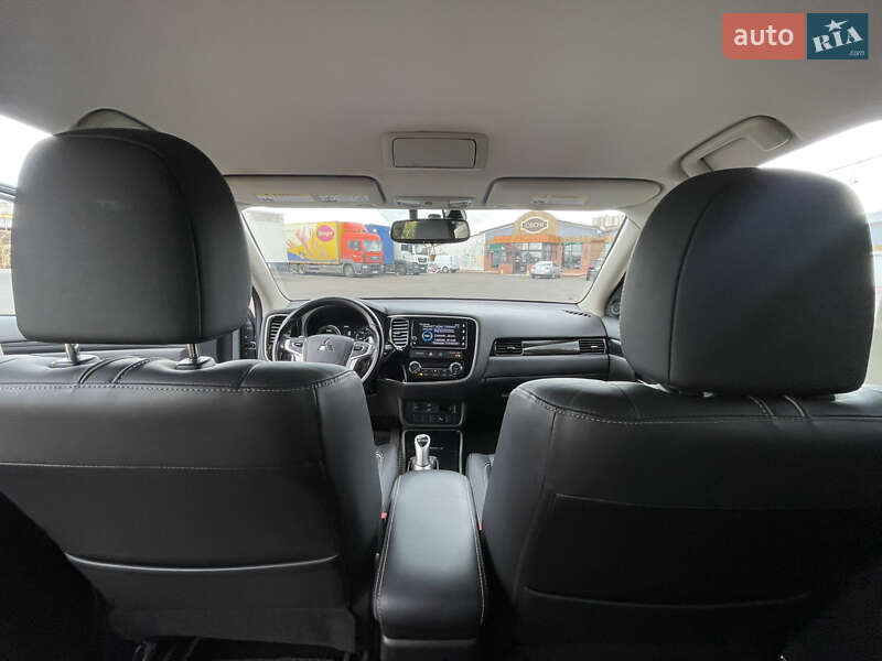 Позашляховик / Кросовер Mitsubishi Outlander 2018 в Одесі