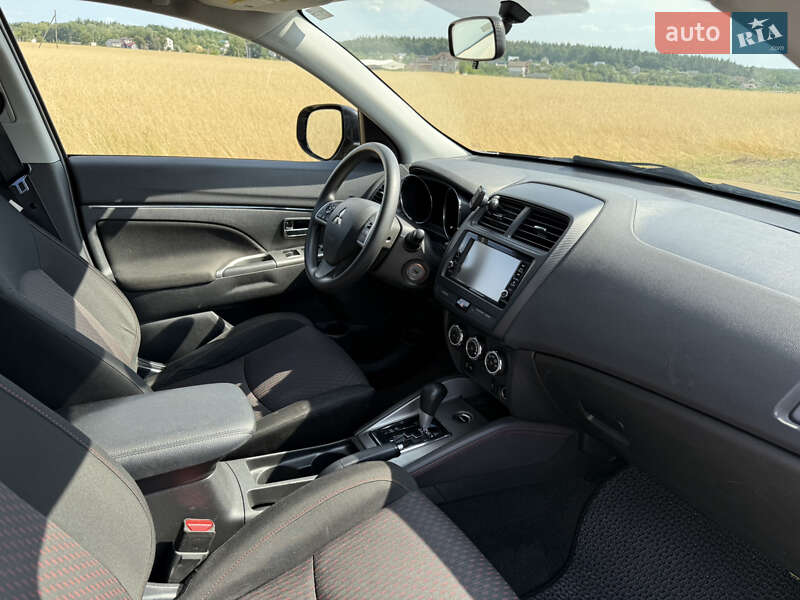 Внедорожник / Кроссовер Mitsubishi Outlander 2018 в Киеве