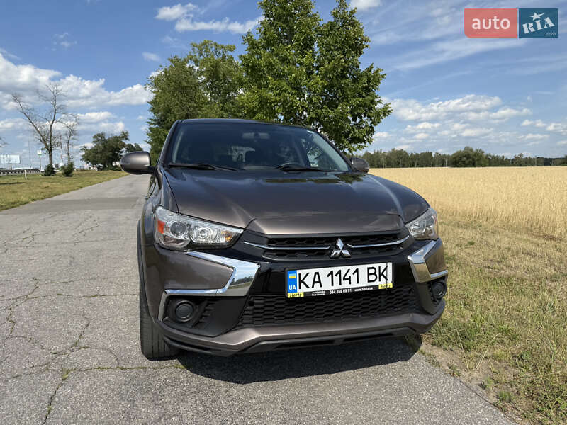 Внедорожник / Кроссовер Mitsubishi Outlander 2018 в Киеве