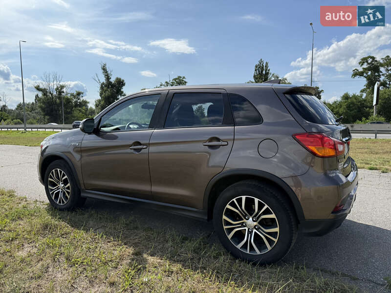 Внедорожник / Кроссовер Mitsubishi Outlander 2018 в Киеве