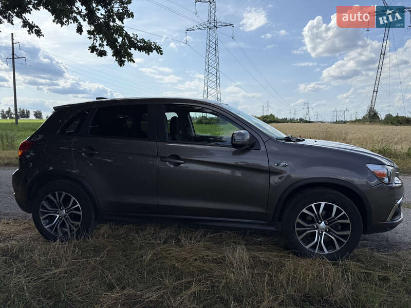 Внедорожник / Кроссовер Mitsubishi Outlander 2018 в Киеве