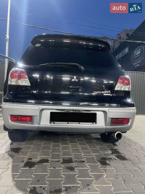 Позашляховик / Кросовер Mitsubishi Outlander 2004 в Одесі