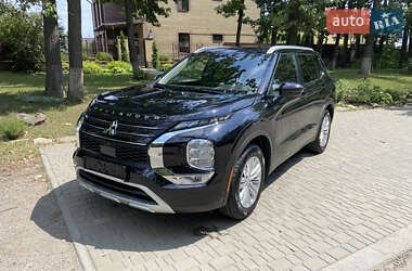 Позашляховик / Кросовер Mitsubishi Outlander 2022 в Умані