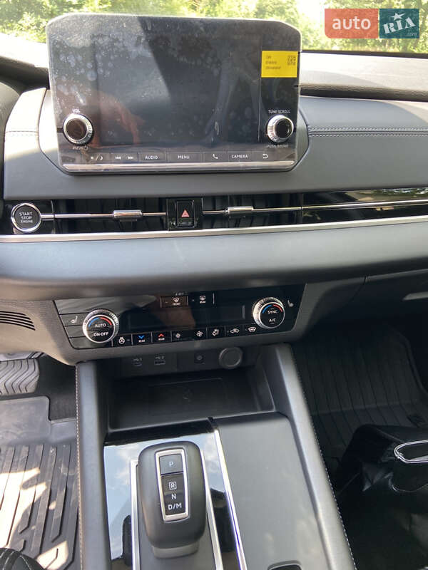 Позашляховик / Кросовер Mitsubishi Outlander 2022 в Умані