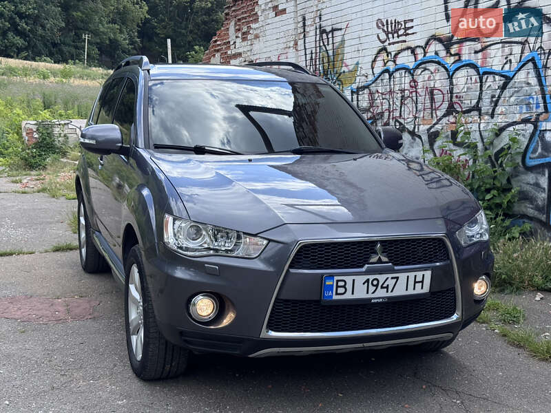 Внедорожник / Кроссовер Mitsubishi Outlander 2011 в Полтаве