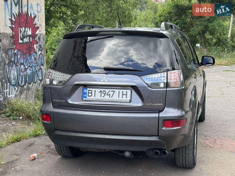 Внедорожник / Кроссовер Mitsubishi Outlander 2011 в Полтаве