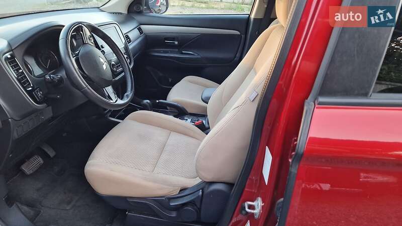 Внедорожник / Кроссовер Mitsubishi Outlander 2018 в Ровно