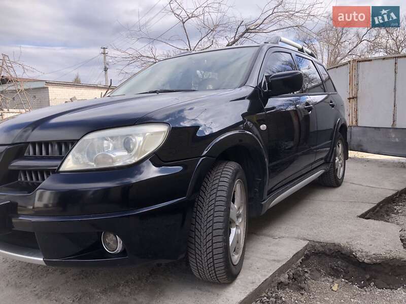 Mitsubishi Outlander 2005
