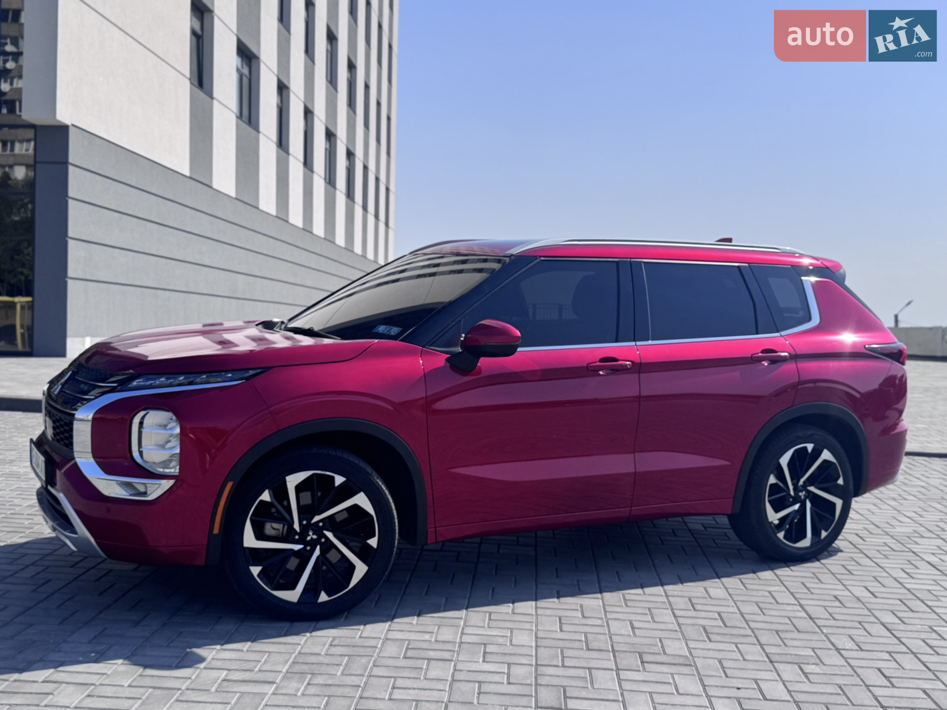 2022 Mitsubishi Outlander - мініатюра 3