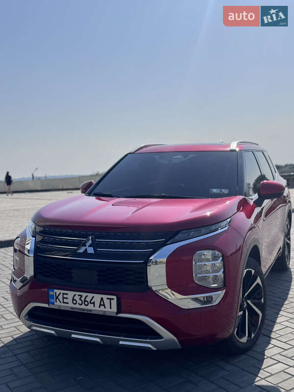 Позашляховик / Кросовер Mitsubishi Outlander 2022 в Івано-Франківську