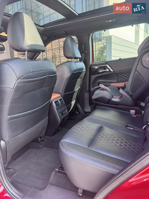 Позашляховик / Кросовер Mitsubishi Outlander 2022 в Івано-Франківську