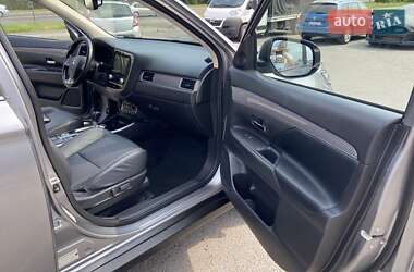 Внедорожник / Кроссовер Mitsubishi Outlander 2020 в 