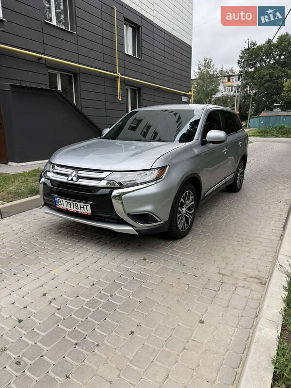 Mitsubishi Outlander 2016