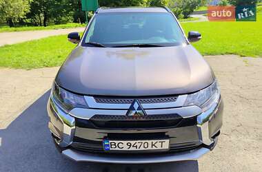 Внедорожник / Кроссовер Mitsubishi Outlander 2017 в Львове