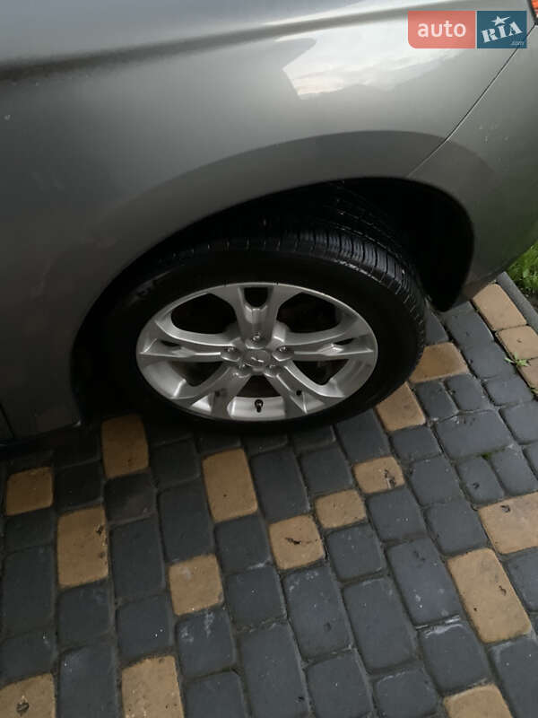 Внедорожник / Кроссовер Mitsubishi Outlander 2013 в Львове