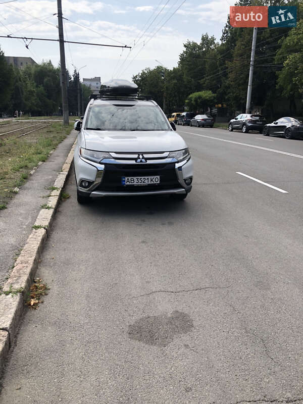 Внедорожник / Кроссовер Mitsubishi Outlander 2015 в Виннице