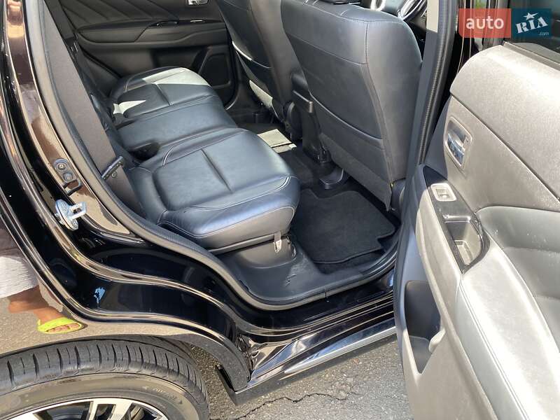 Позашляховик / Кросовер Mitsubishi Outlander 2018 в Білій Церкві