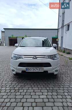 Внедорожник / Кроссовер Mitsubishi Outlander 2014 в Чорткове
