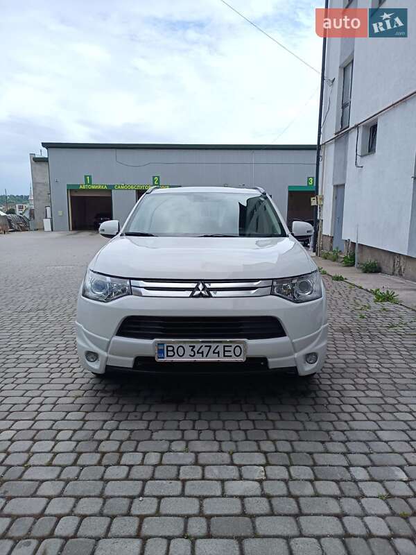 Mitsubishi Outlander 2014