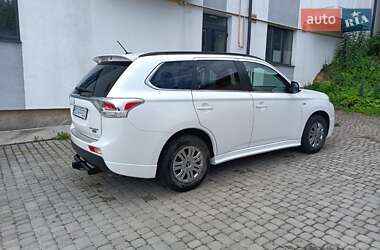 Позашляховик / Кросовер Mitsubishi Outlander 2014 в Чорткові