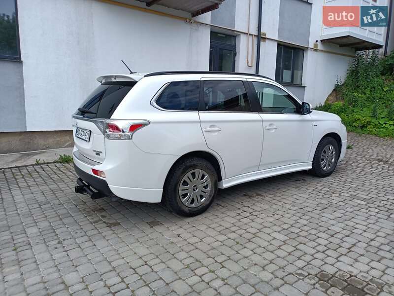 Позашляховик / Кросовер Mitsubishi Outlander 2014 в Чорткові фото 16 Позашляховик / Кросовер Mitsubishi Outlander 2014 в Чорткові