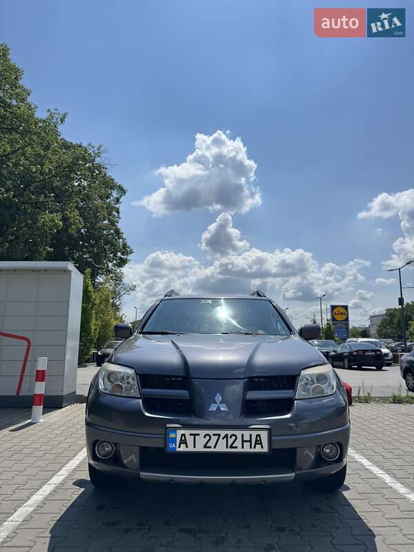 Позашляховик / Кросовер Mitsubishi Outlander 2009 в Івано-Франківську