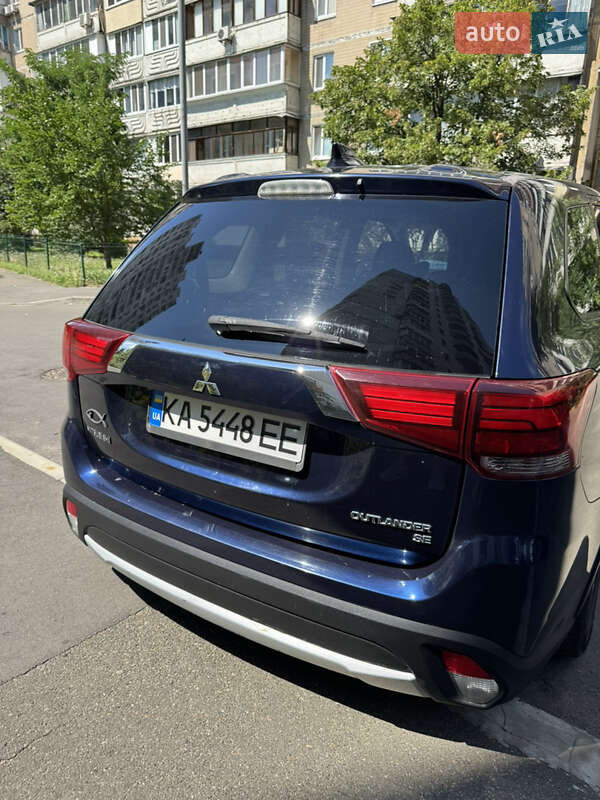 Внедорожник / Кроссовер Mitsubishi Outlander 2017 в Киеве