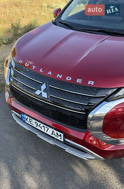 Внедорожник / Кроссовер Mitsubishi Outlander 2023 в 