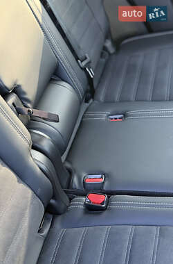 Внедорожник / Кроссовер Mitsubishi Outlander 2023 в 