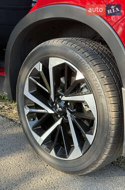 Внедорожник / Кроссовер Mitsubishi Outlander 2023 в 
