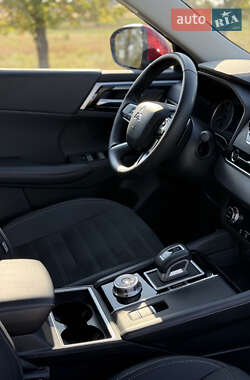 Внедорожник / Кроссовер Mitsubishi Outlander 2023 в 