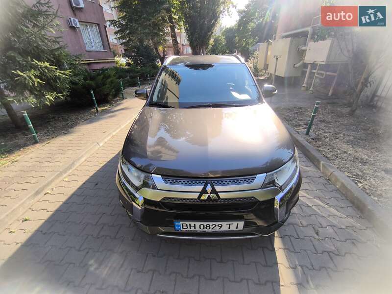Внедорожник / Кроссовер Mitsubishi Outlander 2018 в Одессе фото 4 Внедорожник / Кроссовер Mitsubishi Outlander 2018 в Одессе
