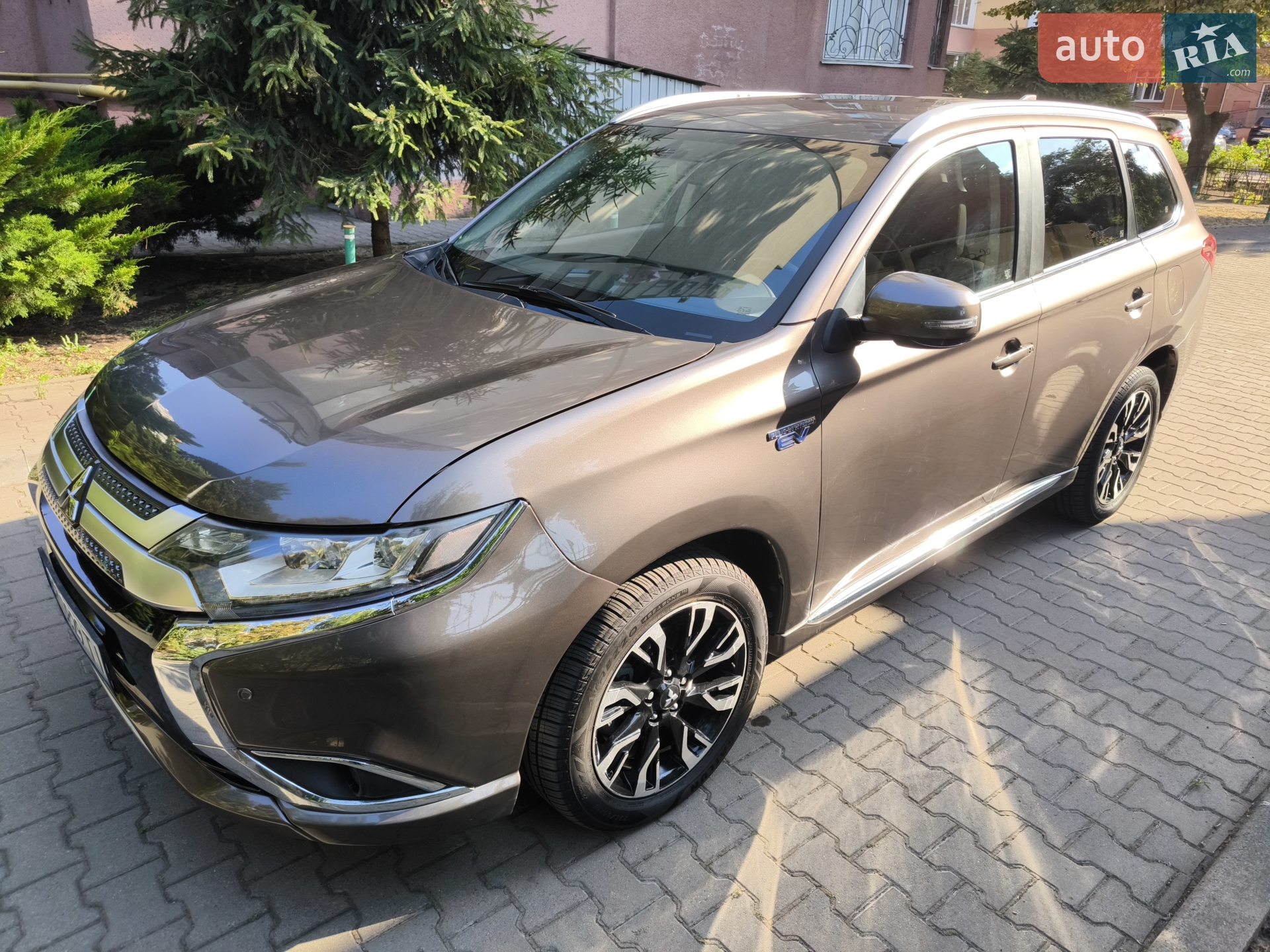 2018 Mitsubishi Outlander - фото 1