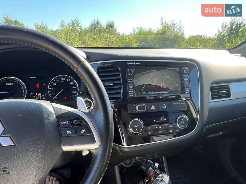 Внедорожник / Кроссовер Mitsubishi Outlander 2014 в Ивано-Франковске