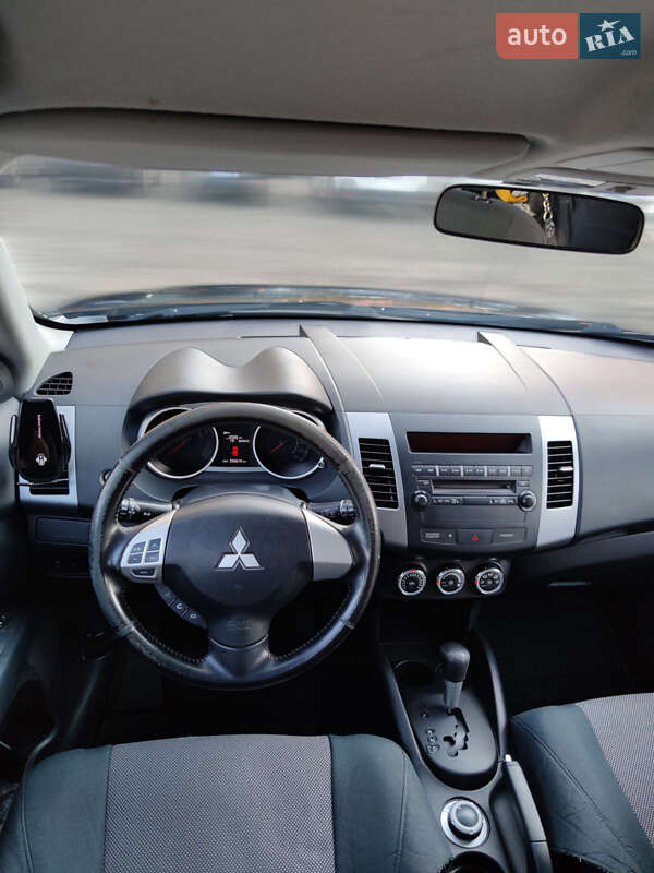 Внедорожник / Кроссовер Mitsubishi Outlander 2010 в Киеве фото 5 Внедорожник / Кроссовер Mitsubishi Outlander 2010 в Киеве