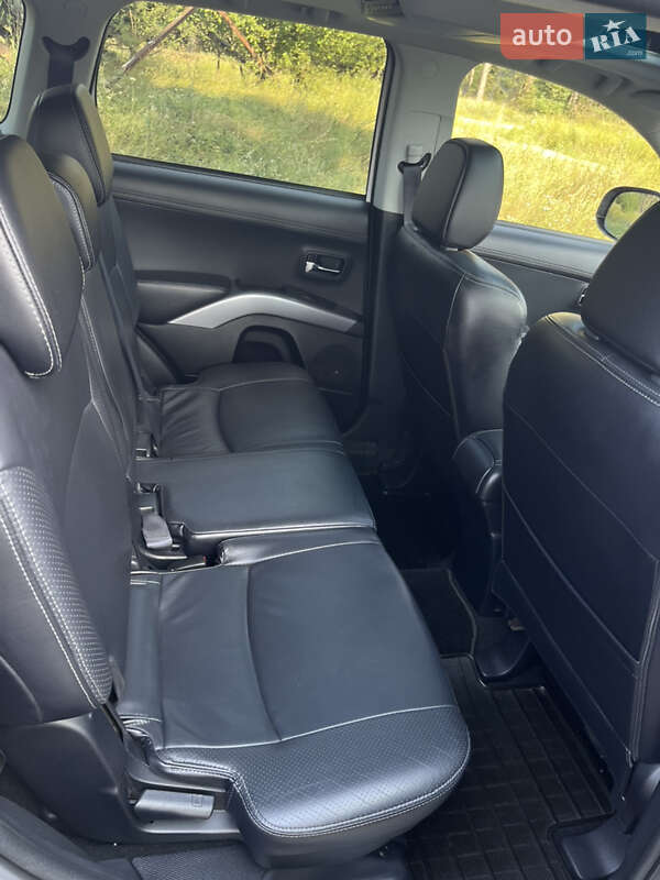 Позашляховик / Кросовер Mitsubishi Outlander 2011 в Василькові